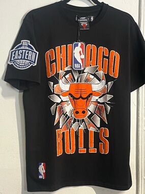 BRAND NEW NBA Chicago Bulls Black & Orange Graphic Tee